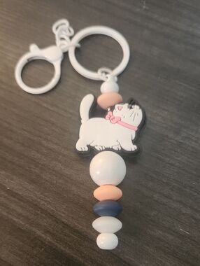White Cat Beaded Keychain